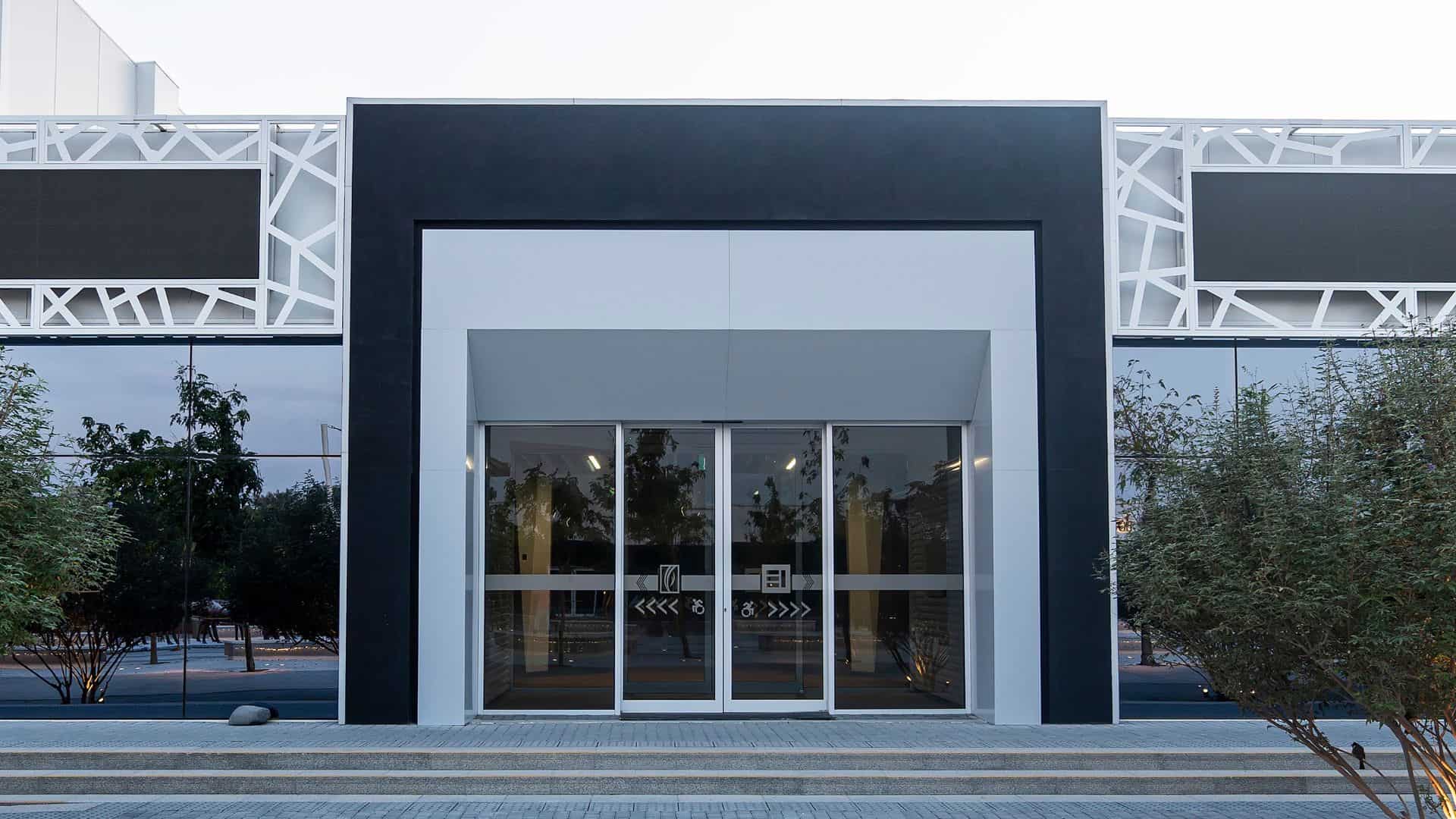 Commercial Service STOREFRONTS